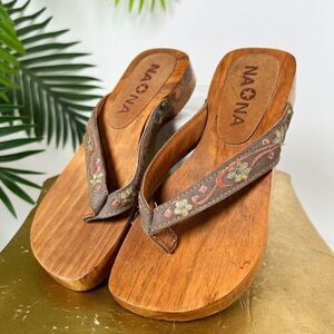 Vintage Y2K Brown Floral Embroidered Boho Beachy Wooden Platform Sandals / 5